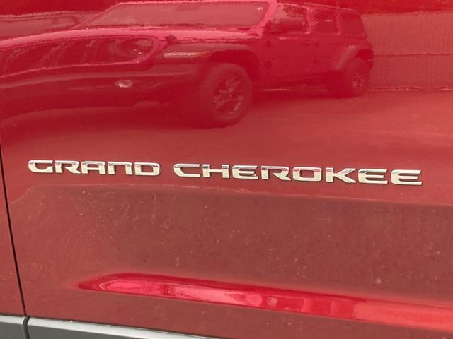 ジープ・グランドチェロキーＬ リミテッド　認定中古車　弊社デモカー使用車両　禁煙車　新車保証継承　純正ナビ　アイドリングストップ　サンルーフ　シートヒーター／ベンチレーション　アダプティブクルーズコントロール　ブラインドスポットモニター（62枚目）