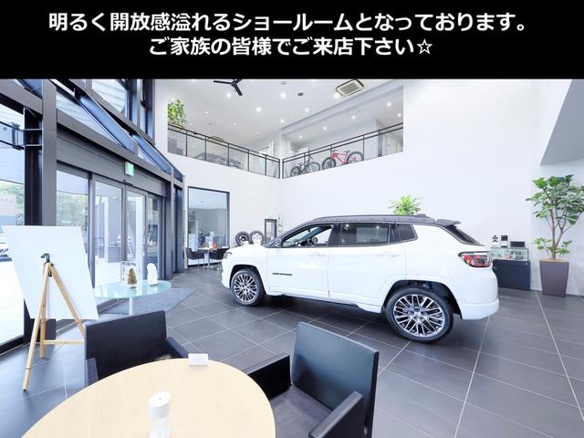 ジープ・グランドチェロキーＬ リミテッド　認定中古車　弊社デモカー使用車両　禁煙車　新車保証継承　純正ナビ　アイドリングストップ　サンルーフ　シートヒーター／ベンチレーション　アダプティブクルーズコントロール　ブラインドスポットモニター（68枚目）
