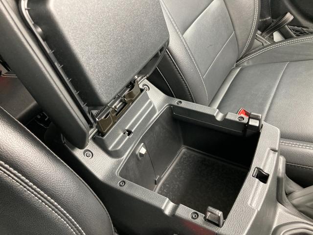 ジープ・ラングラーアンリミテッド サハラ　認定中古車　弊社オーナー様下取り車両　ワンオーナー車　禁煙車　４ＷＤ　新車保証継承　認定中古車保証１年　アダプティブクルーズコントロール　ブラインドスポットモニター　アイドリングストップ　ＥＴＣ２．０（32枚目）