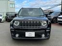 JeepノDNAを色濃く受け継ぐフロントデザイン。