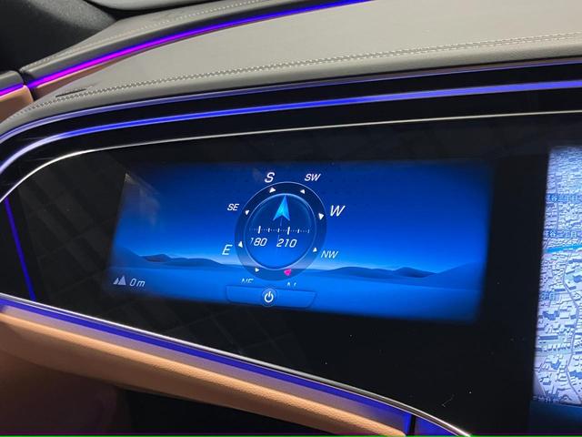 Ｅクラスステーションワゴン Ｅ２００ステーションワゴンアバギャルドＡＭＧラインＰ　認定中古車　クリアランスソナー　オートクルーズコントロール　衝突被害軽減システム　ＬＥＤヘッドランプ　ヘッドライトウォッシャー　サンルーフ　パワーシート　電動格納ミラー　ＭＰ２０２４０１（13枚目）