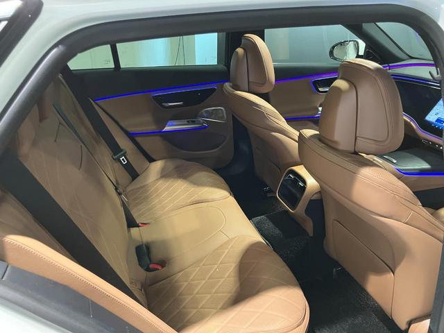 Ｅクラスステーションワゴン Ｅ２００ステーションワゴンアバギャルドＡＭＧラインＰ　認定中古車　クリアランスソナー　オートクルーズコントロール　衝突被害軽減システム　ＬＥＤヘッドランプ　ヘッドライトウォッシャー　サンルーフ　パワーシート　電動格納ミラー　ＭＰ２０２４０１（53枚目）
