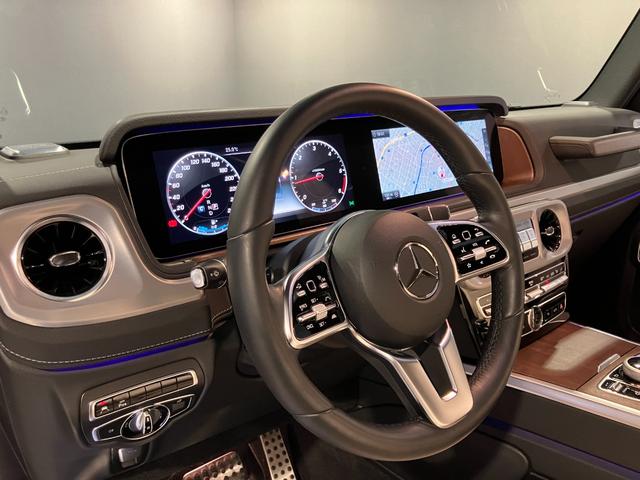 Ｇクラス Ｇ４００ｄ　認定中古車　４ＷＤ　左ハンドル　ＥＴＣ　全周囲カメラ　クリアランスソナー　オートクルーズコントロール　レーンアシスト　パワーシート　衝突被害軽減システム　サンルーフ　オートライト　ＭＰ２０２１０１（7枚目）