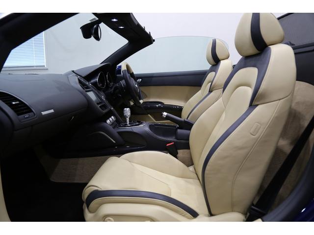 ベースグレード 右ハンドル V10 後期型 Sトロニック DCT マグネティックライドサス カーボンデコラティブパネル シートヒーター バックカメラ 2トーンレザー ナビ地デジ バックカメラ(17枚目)