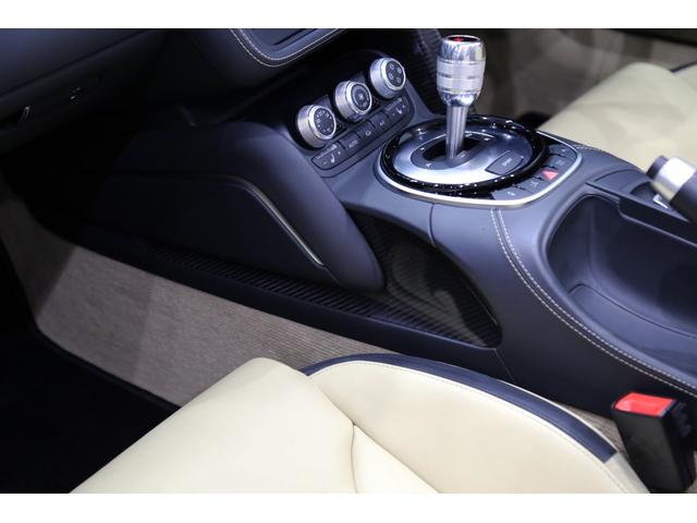 ベースグレード 右ハンドル V10 後期型 Sトロニック DCT マグネティックライドサス カーボンデコラティブパネル シートヒーター バックカメラ 2トーンレザー ナビ地デジ バックカメラ(21枚目)