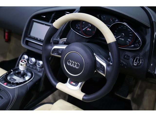 ベースグレード 右ハンドル V10 後期型 Sトロニック DCT マグネティックライドサス カーボンデコラティブパネル シートヒーター バックカメラ 2トーンレザー ナビ地デジ バックカメラ(44枚目)