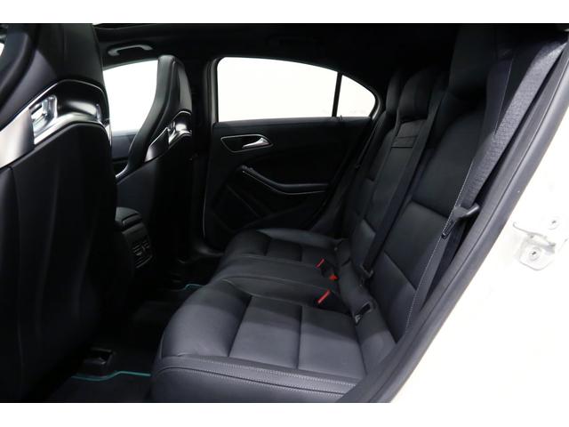 A45AMG4マチックペトロナスグリーンエディション 特別仕様車/限定30台/専用装備/AMGパフォーマンススタジオ/F1チーム/メルセデスAMGペトロナスフォーミュラーワン/専用デカール/アルカンターラステア/カーボンインテリア/19インチアルミ/(23枚目)