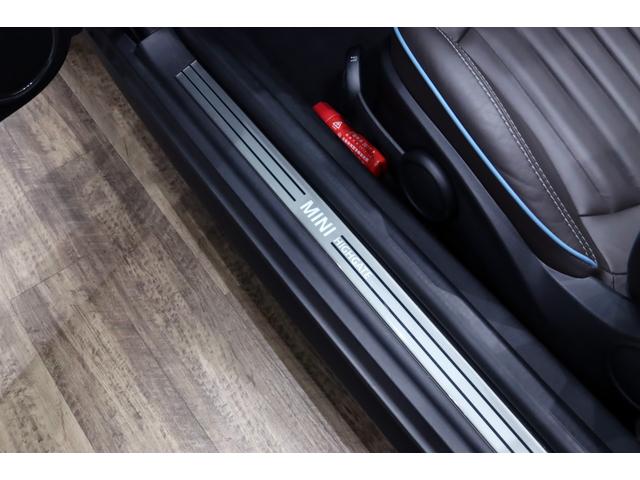 クーパーS コンバーチブル ハイゲート 茶革/シートヒーター/オートライト/ETC/SSDナビ/BLITZ車高調/専用内外装/マルチファンクションステアリング/クロームラインインテリア/オートワイパー/純正OP17AW/TV(23枚目)