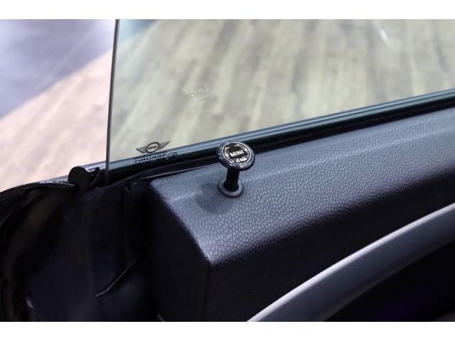 クーパーS コンバーチブル ハイゲート 茶革/シートヒーター/オートライト/ETC/SSDナビ/BLITZ車高調/専用内外装/マルチファンクションステアリング/クロームラインインテリア/オートワイパー/純正OP17AW/TV(26枚目)