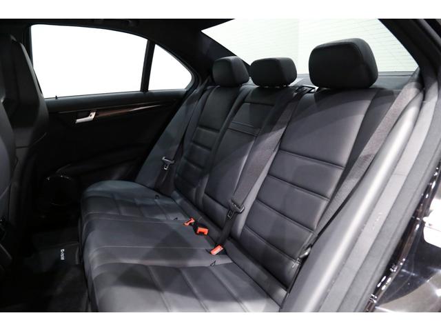 Ｃクラス Ｃ６３　ＡＭＧ　Ｗ２０４中期型／ＮＡ／右ハンドル／パフォーマンス１９インチアルミホイール／赤キャリパー／プッシュスタート／顧客買取車／ＨＤＤナビ地デジ／バックカメラ／シートヒーター／記録簿有／（19枚目）