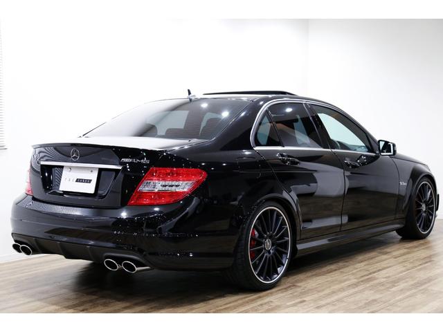 Ｃクラス Ｃ６３　ＡＭＧ　Ｗ２０４中期型／ＮＡ／右ハンドル／パフォーマンス１９インチアルミホイール／赤キャリパー／プッシュスタート／顧客買取車／ＨＤＤナビ地デジ／バックカメラ／シートヒーター／記録簿有／（31枚目）