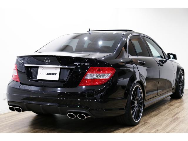 Ｃクラス Ｃ６３　ＡＭＧ　Ｗ２０４中期型／ＮＡ／右ハンドル／パフォーマンス１９インチアルミホイール／赤キャリパー／プッシュスタート／顧客買取車／ＨＤＤナビ地デジ／バックカメラ／シートヒーター／記録簿有／（32枚目）