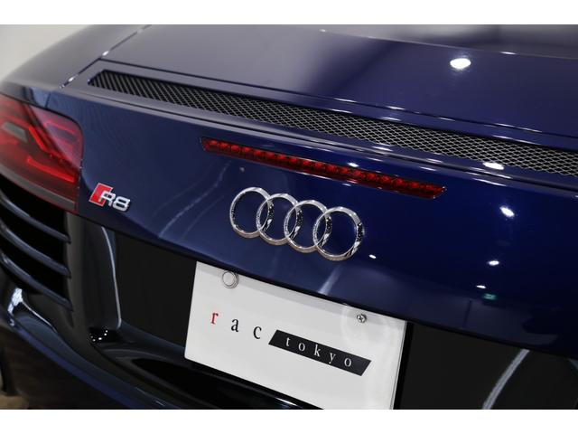 Ｒ８スパイダー ベースグレード　右ハンドル　Ｖ１０　後期型　Ｓトロニック　ＤＣＴ　ＥＢＭ　マグネティックライドサス　カーボンデコラティブパネル　シートヒーター　バックカメラ　２トーンレザー　ナビ地デジ　バックカメラ（52枚目）