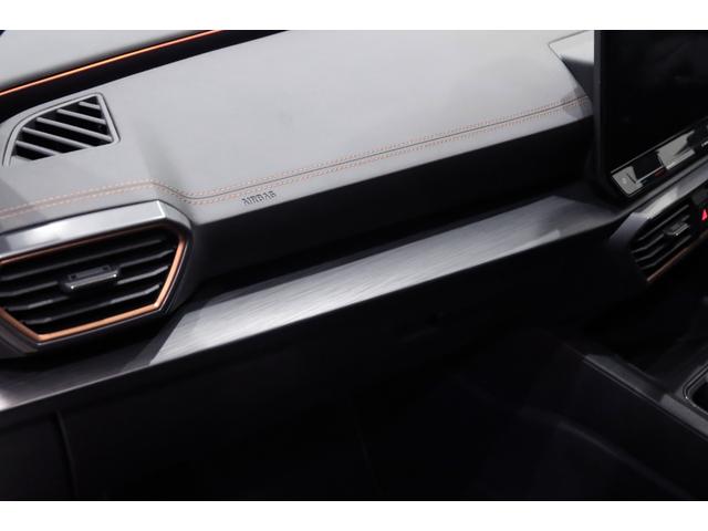 セアトその他 　ＣＵＰＲＡ／クプラ／ＦＯＲＭＥＮＴＯＲ／フォーメンター／ＶＺ２／新車並行／１オーナー／ブラックナッパレザ－バケットシ－ト／シートヒーター／レザーダッシュ／ツインエグゾースト／ＡｐｐｌｅＣａｒＰｌａｙ／（13枚目）