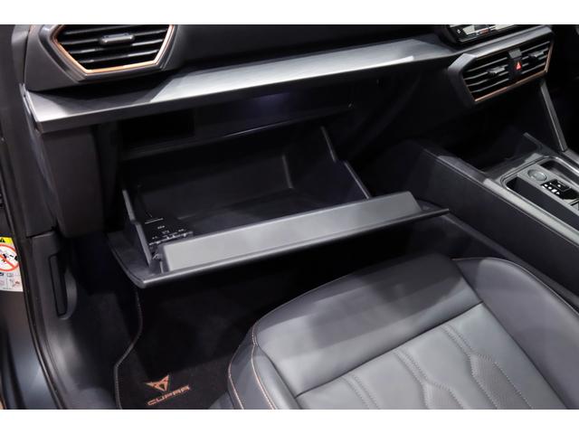 セアトその他 　ＣＵＰＲＡ／クプラ／ＦＯＲＭＥＮＴＯＲ／フォーメンター／ＶＺ２／新車並行／１オーナー／ブラックナッパレザ－バケットシ－ト／シートヒーター／レザーダッシュ／ツインエグゾースト／ＡｐｐｌｅＣａｒＰｌａｙ／（14枚目）