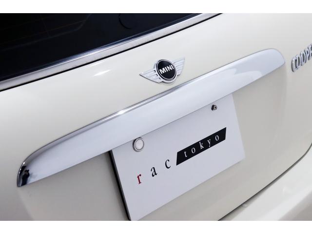 ＭＩＮＩ クーパーＳ　６速マニュアル／後期エンジン／ブラックル－フ・ドアミラ－カバ－／ＯＺ製１７インチＡＷ／タイヤ新品／スポ－ツモ－ド／クロ－ムラインエクステリア／アイドリングストップ／オ－トエアコン（20枚目）
