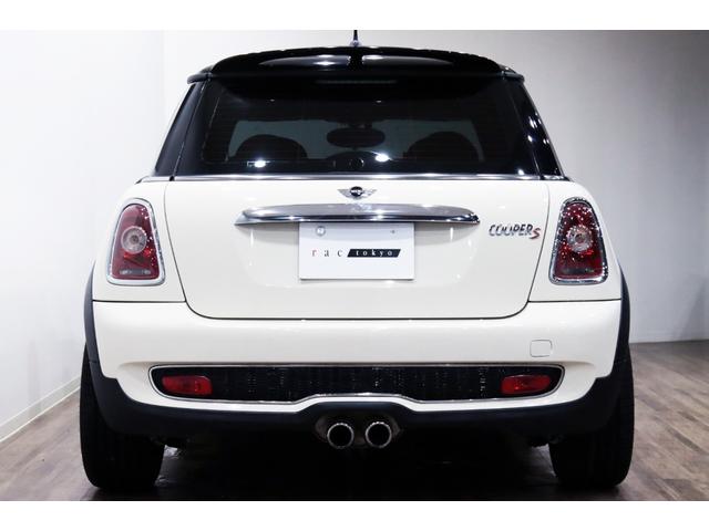 ＭＩＮＩ クーパーＳ　６速マニュアル／後期エンジン／ブラックル－フ・ドアミラ－カバ－／ＯＺ製１７インチＡＷ／タイヤ新品／スポ－ツモ－ド／クロ－ムラインエクステリア／アイドリングストップ／オ－トエアコン（38枚目）