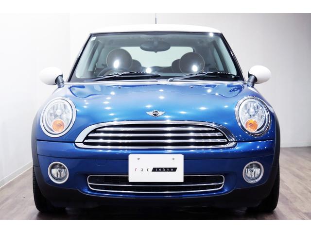 ＭＩＮＩ クーパー　１オーナー／６速マニュアル／６ＭＴ／ＣＡＢＡＮＡシートカバー／正規ディーラー整備記録９枚／１５インチアルミ／ホワイトルーフ・ミラーカバー／（8枚目）