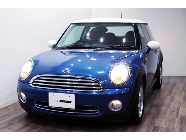 ＭＩＮＩ クーパー　１オーナー／６速マニュアル／６ＭＴ／ＣＡＢＡＮＡシートカバー／正規ディーラー整備記録９枚／１５インチアルミ／ホワイトルーフ・ミラーカバー／（10枚目）