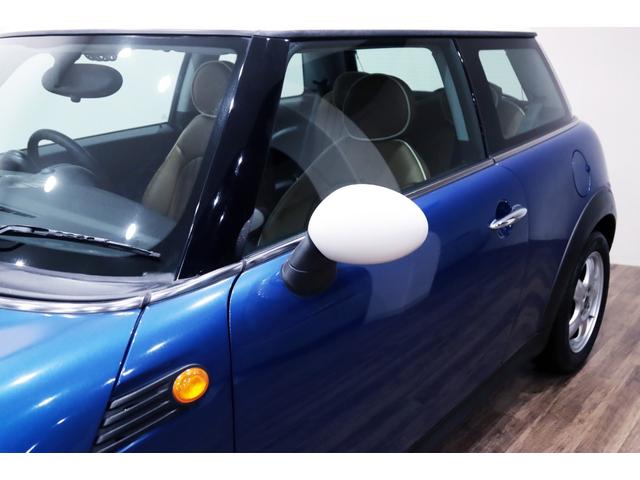 ＭＩＮＩ クーパー　１オーナー／６速マニュアル／６ＭＴ／ＣＡＢＡＮＡシートカバー／正規ディーラー整備記録９枚／１５インチアルミ／ホワイトルーフ・ミラーカバー／（20枚目）