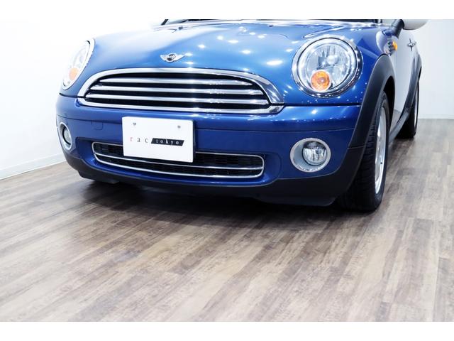 ＭＩＮＩ クーパー　１オーナー／６速マニュアル／６ＭＴ／ＣＡＢＡＮＡシートカバー／正規ディーラー整備記録９枚／１５インチアルミ／ホワイトルーフ・ミラーカバー／（26枚目）