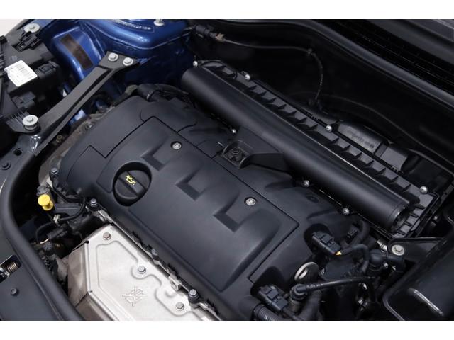 ＭＩＮＩ クーパー　１オーナー／６速マニュアル／６ＭＴ／ＣＡＢＡＮＡシートカバー／正規ディーラー整備記録９枚／１５インチアルミ／ホワイトルーフ・ミラーカバー／（29枚目）