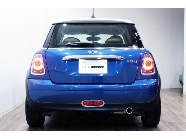 ＭＩＮＩ クーパー　１オーナー／６速マニュアル／６ＭＴ／ＣＡＢＡＮＡシートカバー／正規ディーラー整備記録９枚／１５インチアルミ／ホワイトルーフ・ミラーカバー／（33枚目）