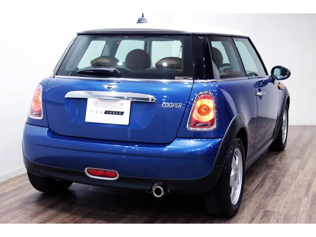 ＭＩＮＩ クーパー　１オーナー／６速マニュアル／６ＭＴ／ＣＡＢＡＮＡシートカバー／正規ディーラー整備記録９枚／１５インチアルミ／ホワイトルーフ・ミラーカバー／（34枚目）