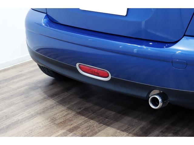 ＭＩＮＩ クーパー　１オーナー／６速マニュアル／６ＭＴ／ＣＡＢＡＮＡシートカバー／正規ディーラー整備記録９枚／１５インチアルミ／ホワイトルーフ・ミラーカバー／（48枚目）