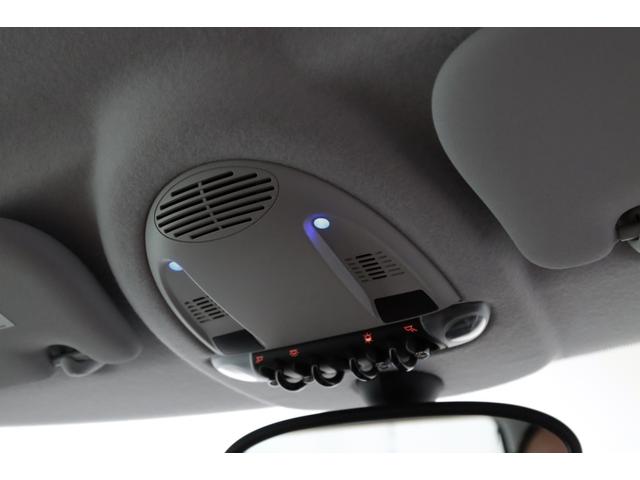 ＭＩＮＩ クーパー　１オーナー／６速マニュアル／６ＭＴ／ＣＡＢＡＮＡシートカバー／正規ディーラー整備記録９枚／１５インチアルミ／ホワイトルーフ・ミラーカバー／（50枚目）