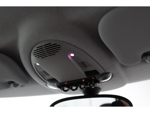 ＭＩＮＩ クーパー　１オーナー／６速マニュアル／６ＭＴ／ＣＡＢＡＮＡシートカバー／正規ディーラー整備記録９枚／１５インチアルミ／ホワイトルーフ・ミラーカバー／（51枚目）