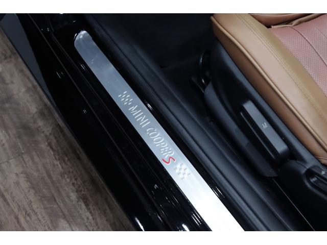 ＭＩＮＩ クーパーＳ　コンバーチブル　ＲＫｄｅｓｉｇｎエアロ／ＲＫｄｅｓｉｇｎマフラー／ＢＣｒａｃｉｎｇ車高調／ミニＹｏｕｒｓ幌／ＷＯＲＫ１８インチアルミ／ｎｅｗタイヤ／車検済／ＣＡＢＡＮＡシート／Ｂｌａｃｋエクステリア／シートヒーター（20枚目）