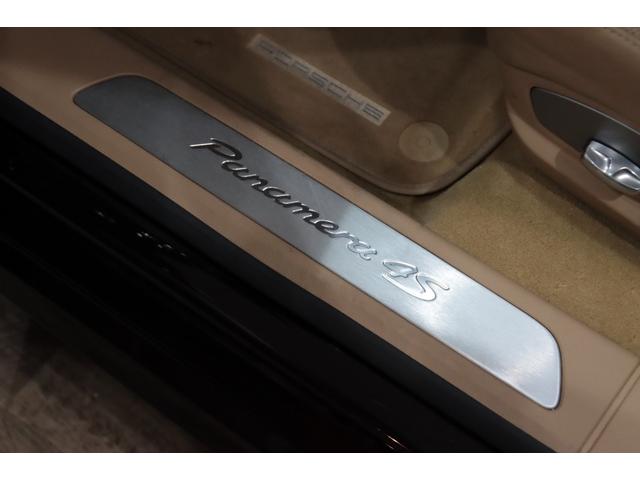 パナメーラ ４Ｓ　スポーツクロノパッケ－ジ／ＳＲ／スポエキ／ソフトクロ－ズ／ＯＰ色／電動ＳＲ／ＢＯＳＥ／Ｅ＆Ｄ／２０ＡＷ／ＰＤＬＳ／前後シ－トＨ／ベンチレ－タ－／レッドメ－タ－／ＬＣＷ／ステアリングＨ／３６０度カメラ（16枚目）