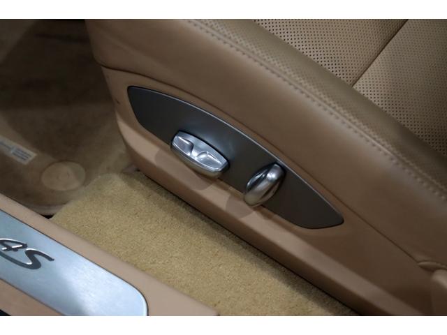 パナメーラ ４Ｓ　スポーツクロノパッケ－ジ／ＳＲ／スポエキ／ソフトクロ－ズ／ＯＰ色／電動ＳＲ／ＢＯＳＥ／Ｅ＆Ｄ／２０ＡＷ／ＰＤＬＳ／前後シ－トＨ／ベンチレ－タ－／レッドメ－タ－／ＬＣＷ／ステアリングＨ／３６０度カメラ（17枚目）
