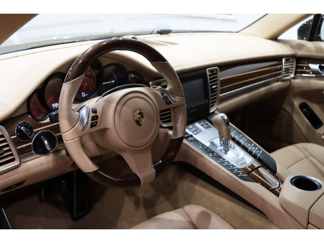 パナメーラ ４Ｓ　スポーツクロノパッケ－ジ／ＳＲ／スポエキ／ソフトクロ－ズ／ＯＰ色／電動ＳＲ／ＢＯＳＥ／Ｅ＆Ｄ／２０ＡＷ／ＰＤＬＳ／前後シ－トＨ／ベンチレ－タ－／レッドメ－タ－／ＬＣＷ／ステアリングＨ／３６０度カメラ（20枚目）