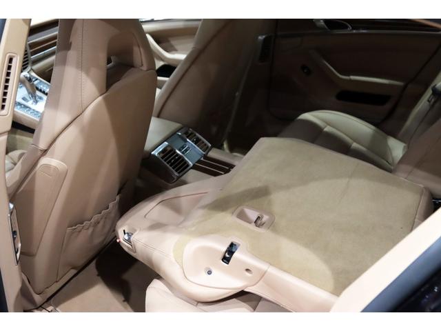 パナメーラ ４Ｓ　スポーツクロノパッケ－ジ／ＳＲ／スポエキ／ソフトクロ－ズ／ＯＰ色／電動ＳＲ／ＢＯＳＥ／Ｅ＆Ｄ／２０ＡＷ／ＰＤＬＳ／前後シ－トＨ／ベンチレ－タ－／レッドメ－タ－／ＬＣＷ／ステアリングＨ／３６０度カメラ（31枚目）