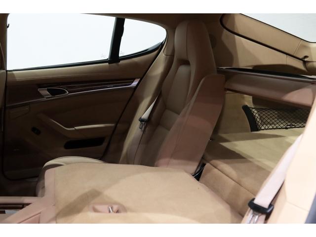 パナメーラ ４Ｓ　スポーツクロノパッケ－ジ／ＳＲ／スポエキ／ソフトクロ－ズ／ＯＰ色／電動ＳＲ／ＢＯＳＥ／Ｅ＆Ｄ／２０ＡＷ／ＰＤＬＳ／前後シ－トＨ／ベンチレ－タ－／レッドメ－タ－／ＬＣＷ／ステアリングＨ／３６０度カメラ（32枚目）