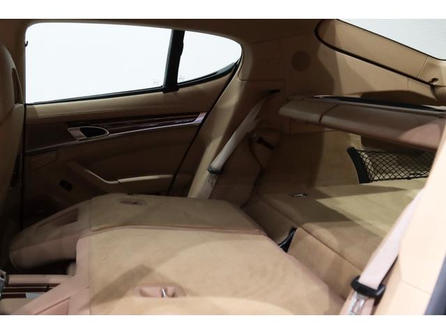 パナメーラ ４Ｓ　スポーツクロノパッケ－ジ／ＳＲ／スポエキ／ソフトクロ－ズ／ＯＰ色／電動ＳＲ／ＢＯＳＥ／Ｅ＆Ｄ／２０ＡＷ／ＰＤＬＳ／前後シ－トＨ／ベンチレ－タ－／レッドメ－タ－／ＬＣＷ／ステアリングＨ／３６０度カメラ（34枚目）