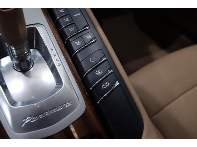 パナメーラ ４Ｓ　スポーツクロノパッケ－ジ／ＳＲ／スポエキ／ソフトクロ－ズ／ＯＰ色／電動ＳＲ／ＢＯＳＥ／Ｅ＆Ｄ／２０ＡＷ／ＰＤＬＳ／前後シ－トＨ／ベンチレ－タ－／レッドメ－タ－／ＬＣＷ／ステアリングＨ／３６０度カメラ（44枚目）