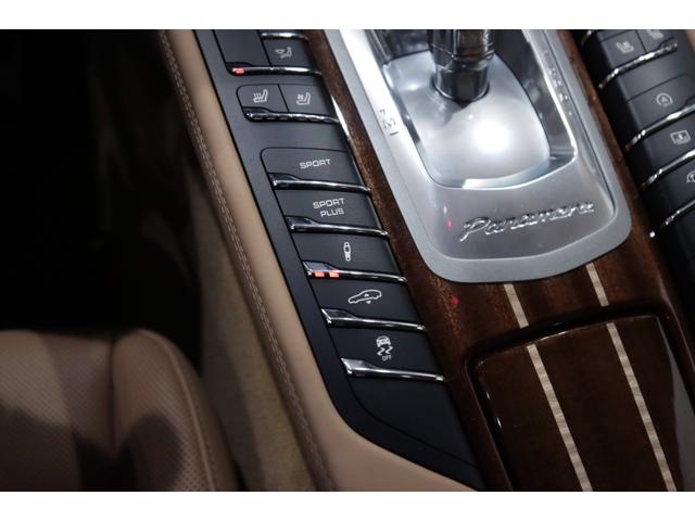 パナメーラ ４Ｓ　スポーツクロノパッケ－ジ／ＳＲ／スポエキ／ソフトクロ－ズ／ＯＰ色／電動ＳＲ／ＢＯＳＥ／Ｅ＆Ｄ／２０ＡＷ／ＰＤＬＳ／前後シ－トＨ／ベンチレ－タ－／レッドメ－タ－／ＬＣＷ／ステアリングＨ／３６０度カメラ（49枚目）