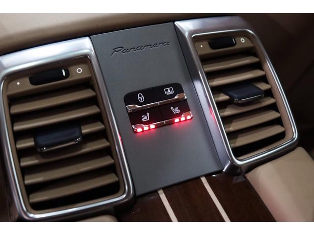 パナメーラ ４Ｓ　スポーツクロノパッケ－ジ／ＳＲ／スポエキ／ソフトクロ－ズ／ＯＰ色／電動ＳＲ／ＢＯＳＥ／Ｅ＆Ｄ／２０ＡＷ／ＰＤＬＳ／前後シ－トＨ／ベンチレ－タ－／レッドメ－タ－／ＬＣＷ／ステアリングＨ／３６０度カメラ（53枚目）