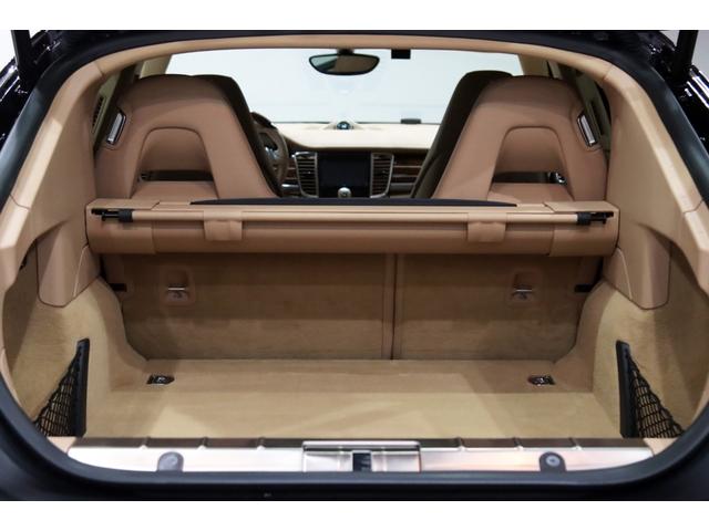 パナメーラ ４Ｓ　スポーツクロノパッケ－ジ／ＳＲ／スポエキ／ソフトクロ－ズ／ＯＰ色／電動ＳＲ／ＢＯＳＥ／Ｅ＆Ｄ／２０ＡＷ／ＰＤＬＳ／前後シ－トＨ／ベンチレ－タ－／レッドメ－タ－／ＬＣＷ／ステアリングＨ／３６０度カメラ（72枚目）