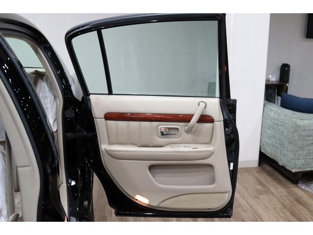 オリジン ベースグレード　トヨタ自動車生産累計１億台達成記念車／オリジナル／１０００台限定車／観音開き／初代トヨペット・クラウン／センチュリー／ハンドメイド／プログレ／本木目／バックカメラ／地デジ／ベージュレザー／（27枚目）