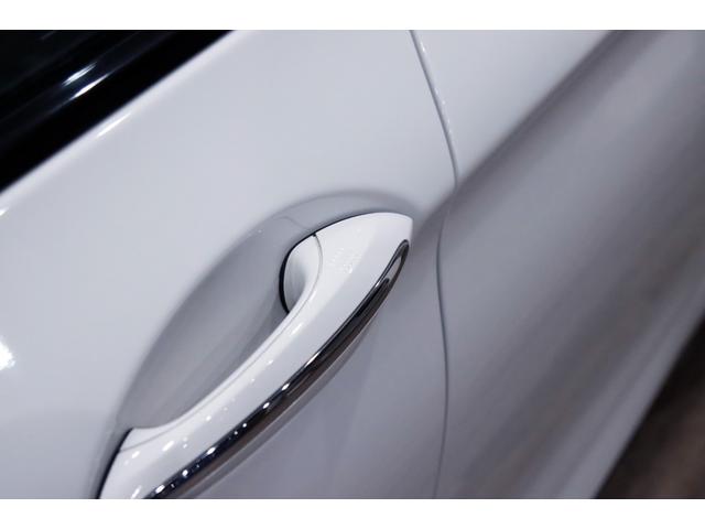 ５シリーズ ５２３ｉツーリング　Ｍスポーツ　後期／パノラマサンルーフ／ブラックレザー／前後シートヒーター／タイヤ新品／車線変更警告／ドライビングアシストプラス／アダプティブＬＥＤ／専用装備／１８インチブラックアルミ（12枚目）