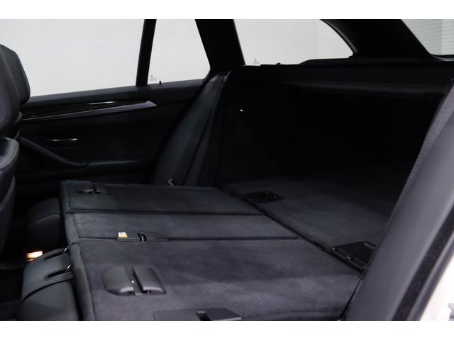 ５シリーズ ５２３ｉツーリング　Ｍスポーツ　後期／パノラマサンルーフ／ブラックレザー／前後シートヒーター／タイヤ新品／車線変更警告／ドライビングアシストプラス／アダプティブＬＥＤ／専用装備／１８インチブラックアルミ（31枚目）