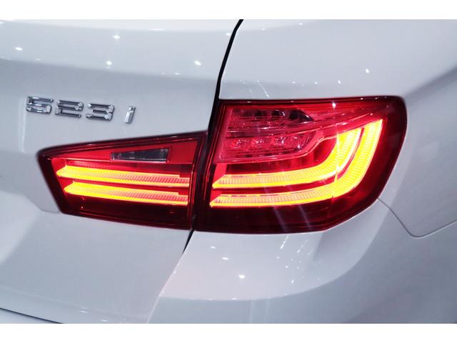 ５シリーズ ５２３ｉツーリング　Ｍスポーツ　後期／パノラマサンルーフ／ブラックレザー／前後シートヒーター／タイヤ新品／車線変更警告／ドライビングアシストプラス／アダプティブＬＥＤ／専用装備／１８インチブラックアルミ（39枚目）