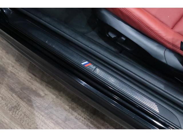 １シリーズ １２０ｉ　カブリオレ　Ｍスポ－ツパッケ－ジ／オプションカラ－／レッドボストンレザ－シ－ト／車検Ｒ９．０７迄／専用装備／Ｍエアロダイナミクスパッケ－ジ／１７インチブラックアルミホイール／オプショントリム／ブラックグリル（17枚目）