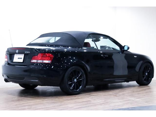 １シリーズ １２０ｉ　カブリオレ　Ｍスポ－ツパッケ－ジ／オプションカラ－／レッドボストンレザ－シ－ト／車検Ｒ９．０７迄／専用装備／Ｍエアロダイナミクスパッケ－ジ／１７インチブラックアルミホイール／オプショントリム／ブラックグリル（26枚目）