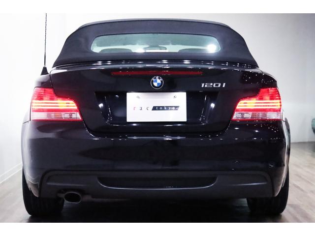 １シリーズ １２０ｉ　カブリオレ　Ｍスポ－ツパッケ－ジ／オプションカラ－／レッドボストンレザ－シ－ト／車検Ｒ９．０７迄／専用装備／Ｍエアロダイナミクスパッケ－ジ／１７インチブラックアルミホイール／オプショントリム／ブラックグリル（29枚目）