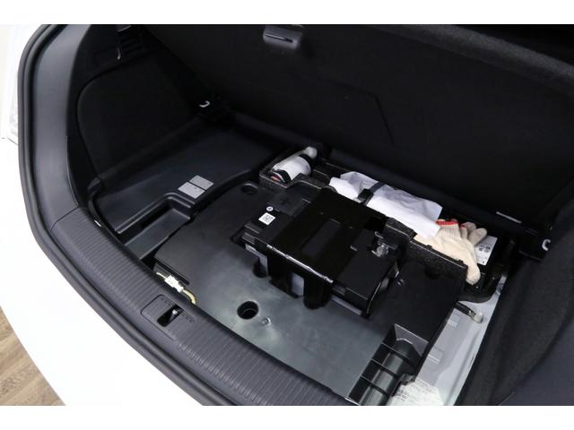 Ｓ１ ベースグレード　６速ＭＴ／サンル－フ／赤キャリパ－／コントラストル－フ／バックカメラ／車検Ｒ９．９迄／タイヤ新品／グレイシアホワイトＭ／フロアマット／ナビ地デジ／１８インチアルミ／ブラックハーフレザー（48枚目）